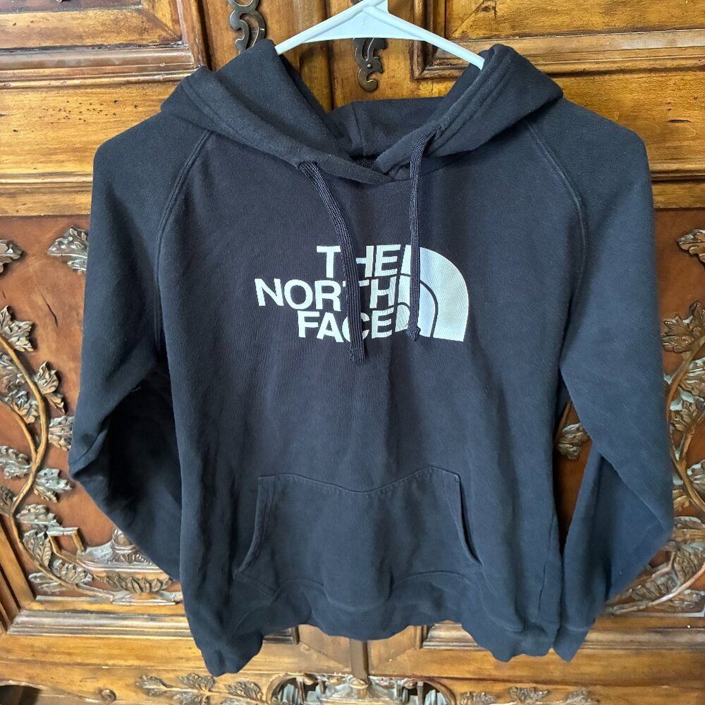 The North Face Hoodie Women's Medium Black Pullover Half Dome Logo Sweatshirt.